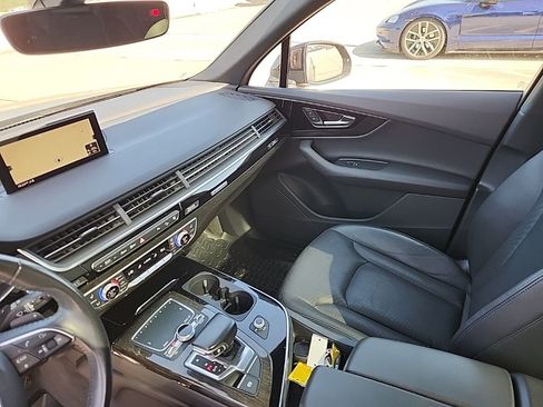 Used 2017 Audi Q7 3.0T Premium Plus image 6