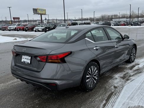 Used 2023 Nissan Altima 2.5 SV image 34