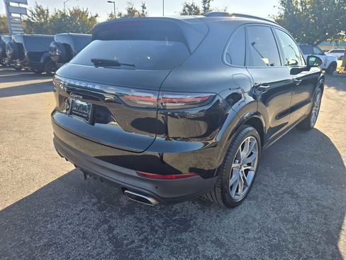 Used 2023 Porsche Cayenne Platinum Edition image 5