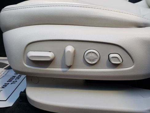 Used 2023 Buick Enclave Avenir w/ Avenir Technology Package image 26