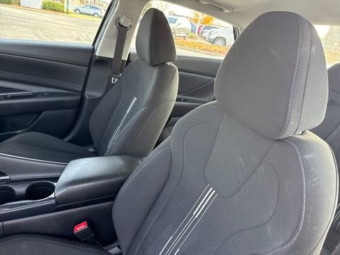 Used 2021 Hyundai Elantra SEL w/ Convenience + Premium Package image 12