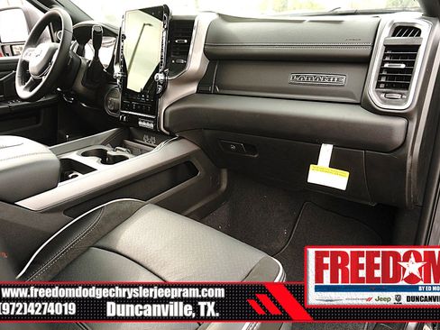 New 2026 RAM 2500 Laramie AWD/4WD image 12