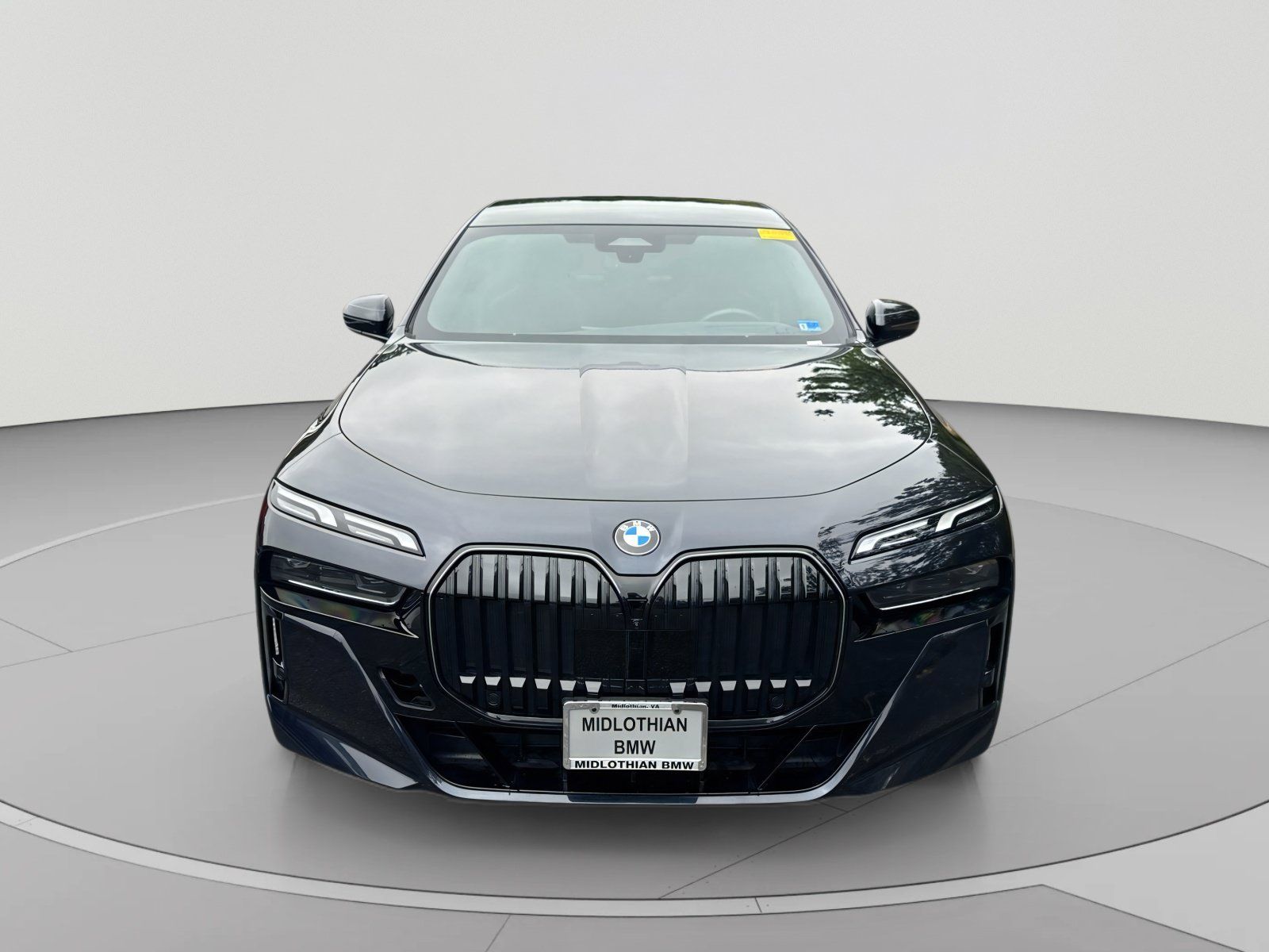 Used 2026 BMW 740i xDrive w/ Premium Package AWD/4WD image 1