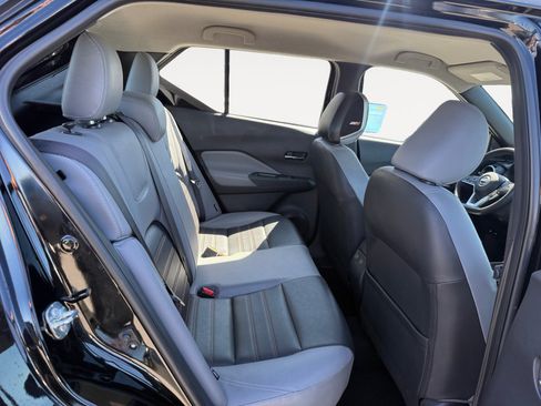 Used 2023 Nissan Kicks SR w/ SR Premium Package FWD image 18