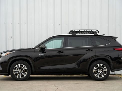 Used 2020 Toyota Highlander XLE image 8