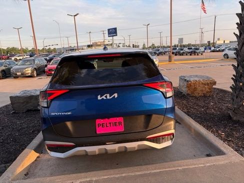 Used 2023 Kia Sportage EX FWD image 17