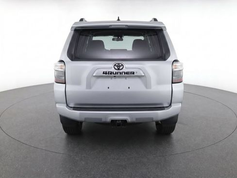 Used 2021 Toyota 4Runner SR5 Premium w/ Moonroof Package AWD/4WD image 9