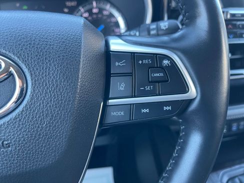 Used 2022 Toyota Highlander Limited image 25
