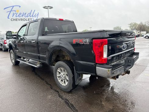 Used 2017 Ford F250 XLT w/ XLT Premium Package AWD/4WD image 2