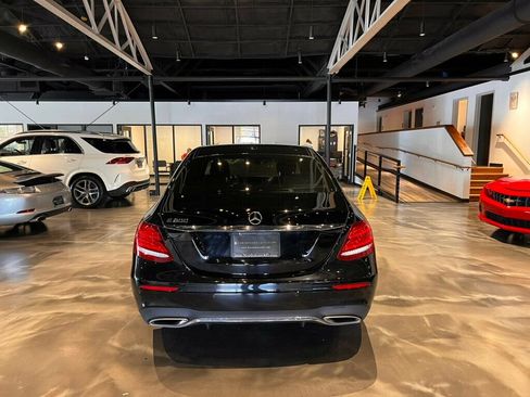 Used 2017 Mercedes-Benz E 300 image 4