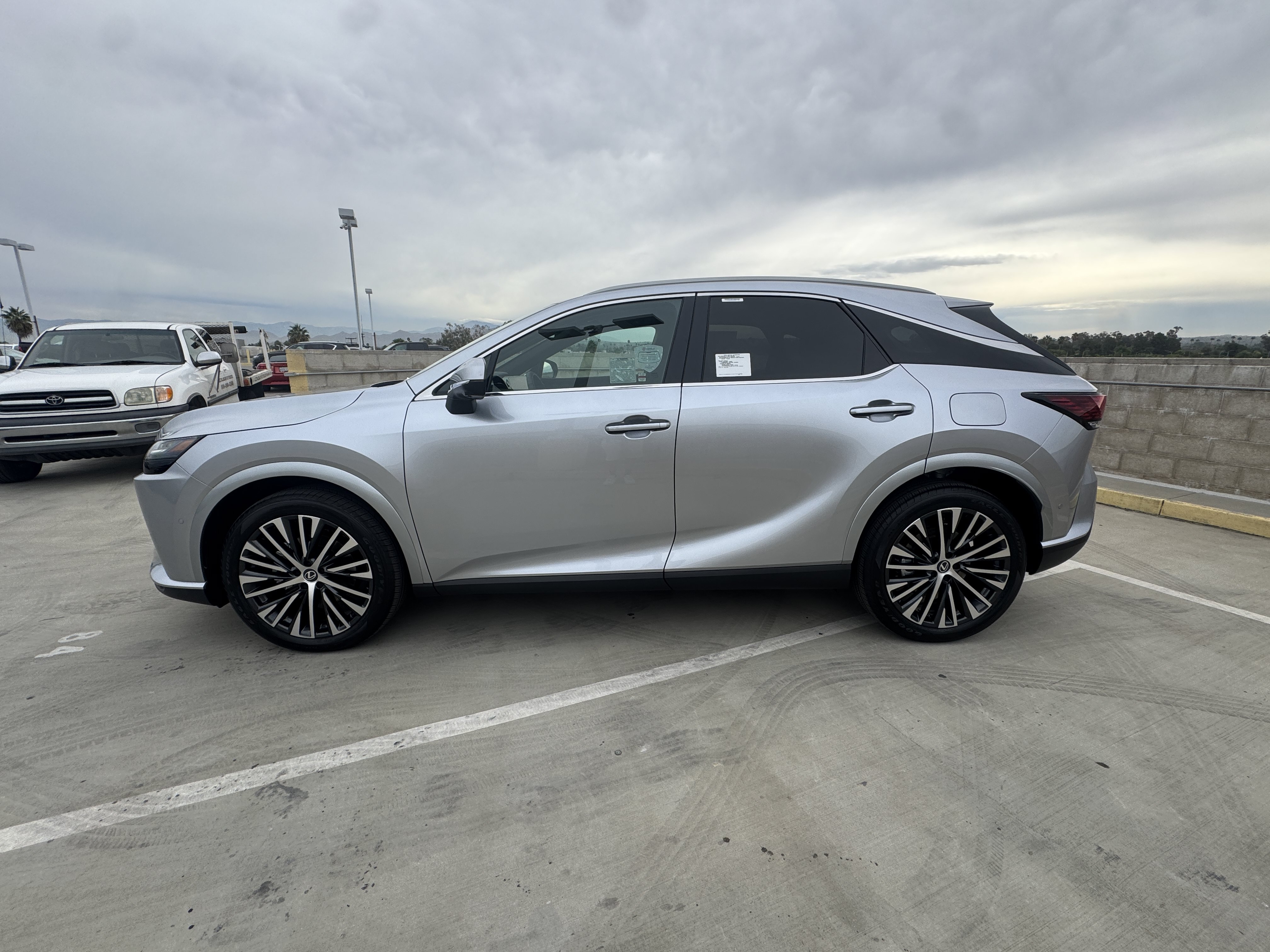 New 2026 Lexus RX 350h AWD/4WD image 6