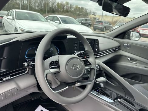 New 2026 Hyundai Elantra SE FWD image 14