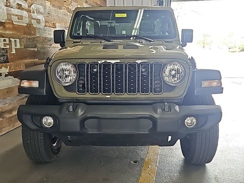 Used 2025 Jeep Wrangler Sport image 3