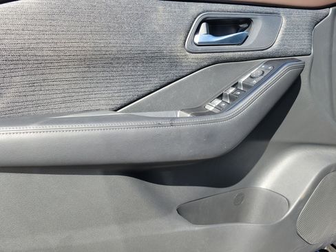 Certified 2022 Nissan Rogue SV FWD image 11