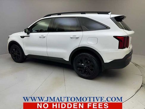 Used 2023 Kia Sorento S AWD/4WD image 3