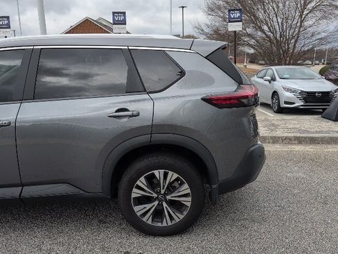 Used 2023 Nissan Rogue SV w/ SV Premium B Package image 12