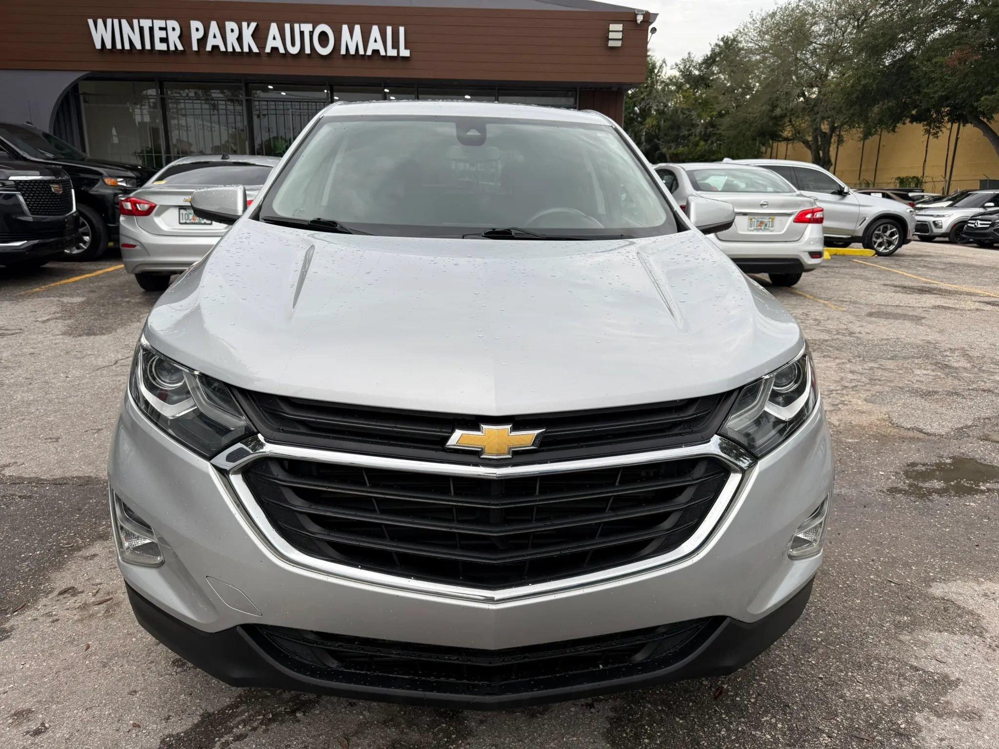 Used 2020 Chevrolet Equinox LT FWD image 2