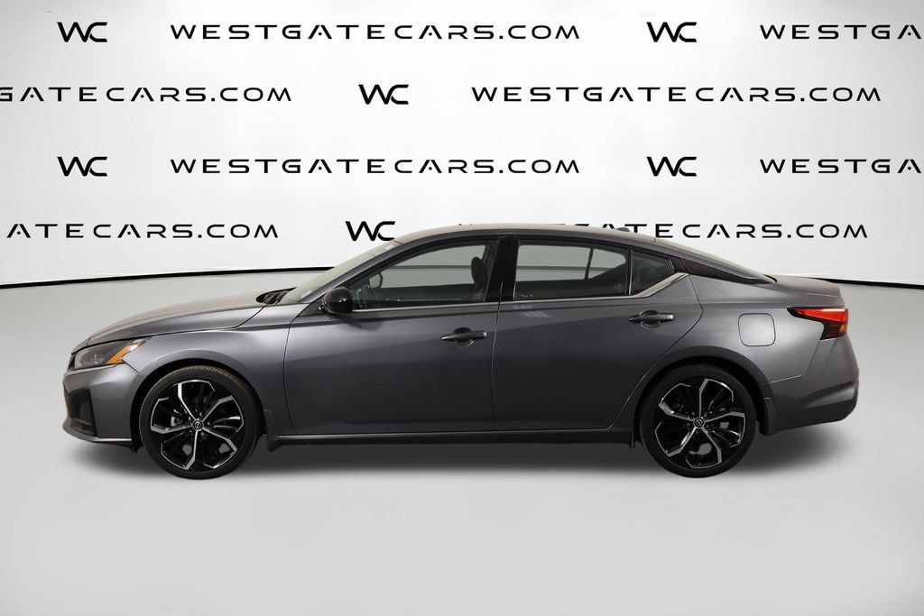 Used 2024 Nissan Altima 2.5 SR FWD image 5