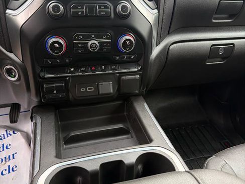 Used 2022 Chevrolet Silverado 3500 LTZ w/ LTZ Convenience Package AWD/4WD image 9