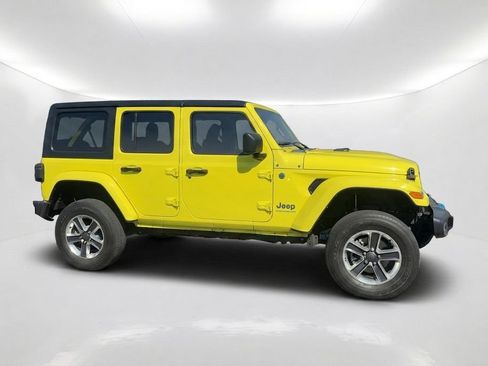 Used 2024 Jeep Wrangler Unlimited AWD/4WD image 4