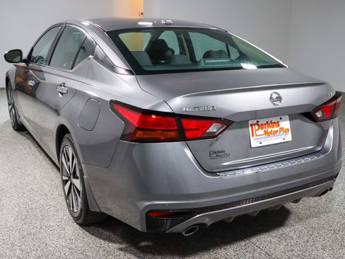 Used 2021 Nissan Altima 2.5 SV w/ SV Premium Package image 9
