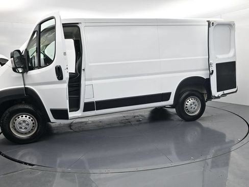Used 2025 RAM ProMaster 2500 w/ Convenience Group FWD image 47