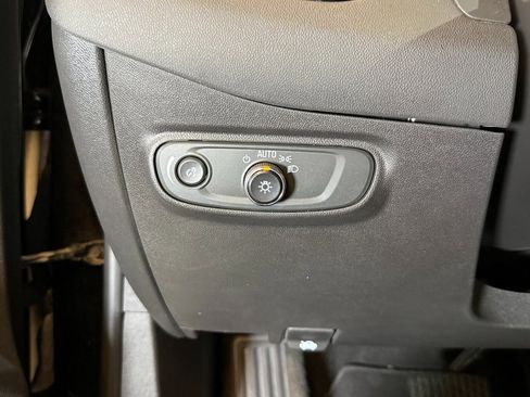 Used 2024 Chevrolet Equinox RS w/ RS Leather Package image 18