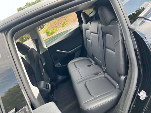 Used 2024 Tesla Model Y 2WD image 46