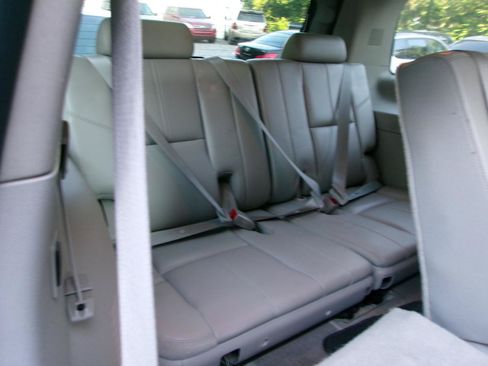Used 2011 GMC Yukon SLT AWD/4WD image 8