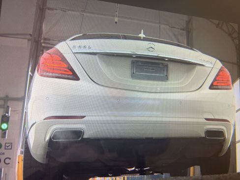 Used 2015 Mercedes-Benz S 550 4MATIC Sedan image 11