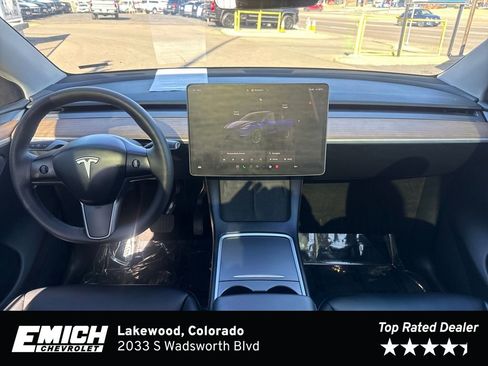 Used 2024 Tesla Model Y Long Range image 12