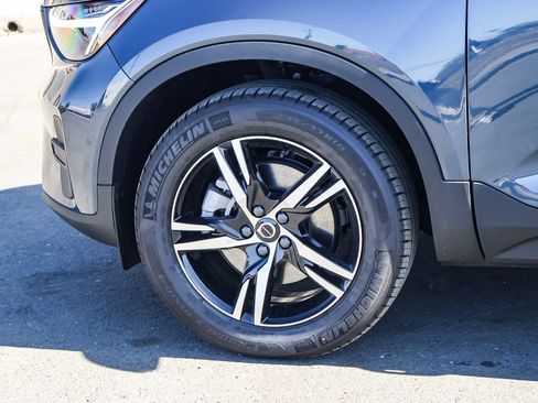 New 2026 Volvo XC40 B5 Core image 9