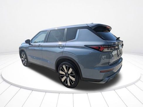New 2026 Mitsubishi Outlander SE image 6