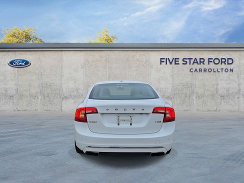 Used 2018 Volvo S60 T5 Inscription image 7