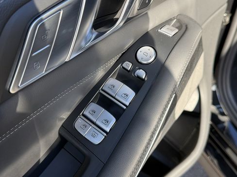 Used 2022 BMW X7 M50i image 22