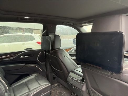 Used 2021 Cadillac Escalade ESV Premium Luxury image 4