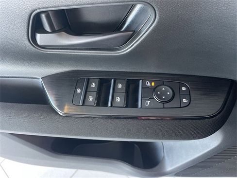 Used 2025 Nissan Kicks S image 21