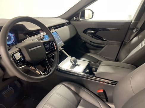 Used 2025 Land Rover Range Rover Evoque S image 10