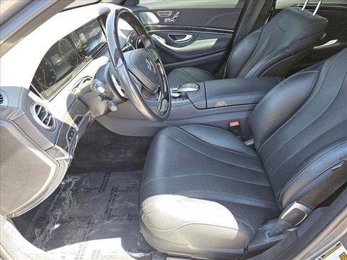 Used 2017 Mercedes-Benz S 550 Sedan image 20