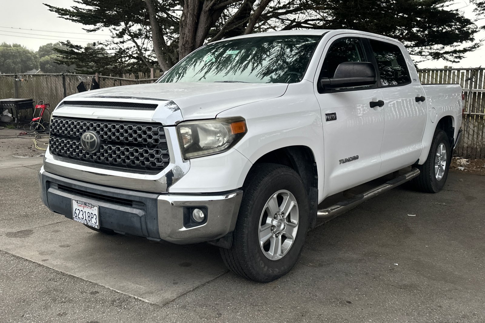 Used 2018 Toyota Tundra SR5 w/ SR5 Upgrade Package AWD/4WD image 2
