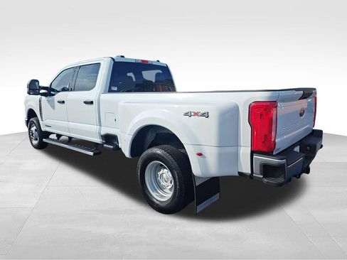 Used 2024 Ford F350 XLT AWD/4WD image 3