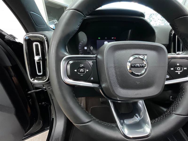 Used 2023 Volvo XC40 B5 Core AWD/4WD image 19