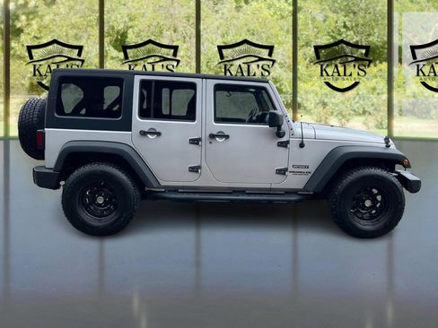 Used 2012 Jeep Wrangler Unlimited Sport AWD/4WD image 4