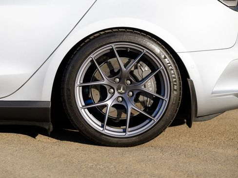 Used 2018 Tesla Model 3 Long Range image 21