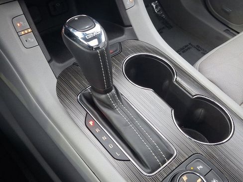 Used 2017 GMC Acadia SLT image 14