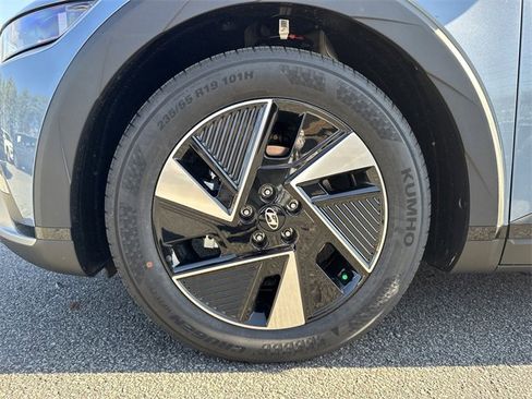 New 2026 Hyundai Ioniq 5 SEL image 11