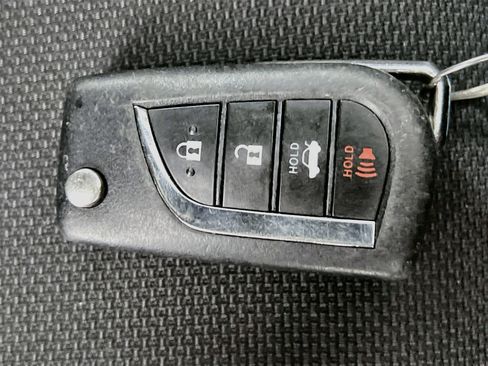 Used 2021 Toyota Corolla SE FWD image 33
