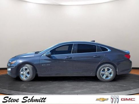 Used 2023 Chevrolet Malibu LT FWD image 2
