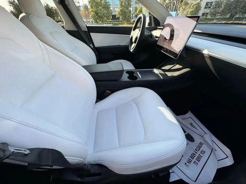 Used 2023 Tesla Model Y Performance AWD/4WD image 13