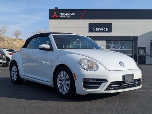 Used 2019 Volkswagen Beetle 2.0T SE image 1
